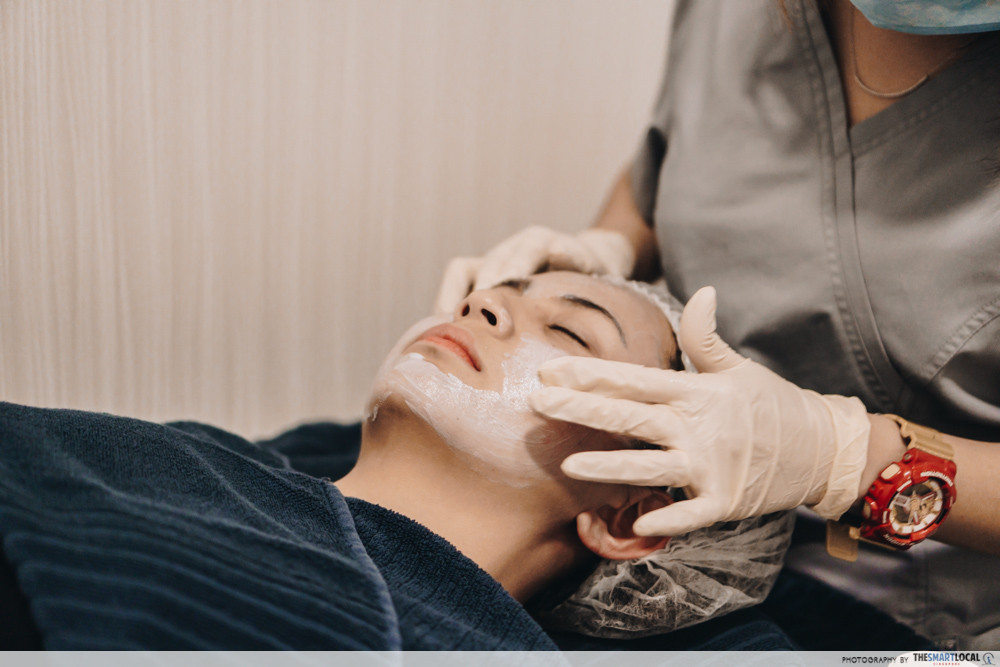 massage face with mense